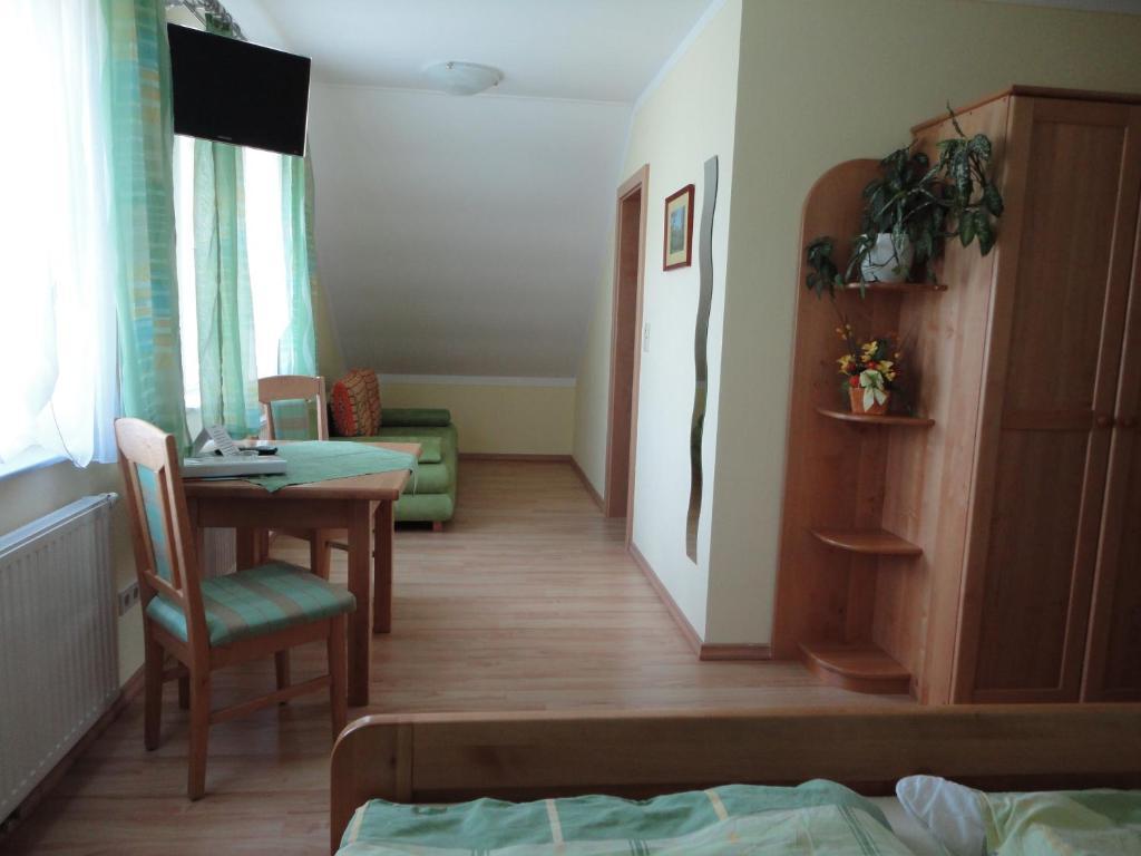 Gaestezimmer Rieder Staatz Room photo
